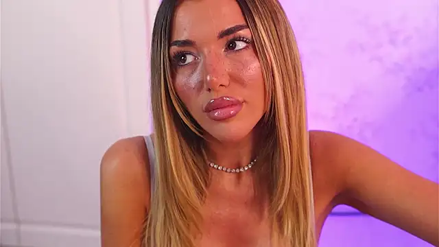 ClaraHazel online show from November 19, 2025, 4:01 am