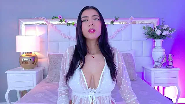 Julie Bennet online show from October 9, 2025, 5:05 am