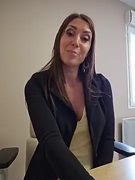 Lib ertine32 online show from April 10, 2026, 10:09 am