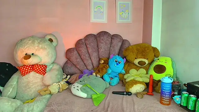 Pocahontascute 33 online show from February 15, 2026, 7:51 am