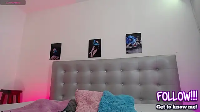 horny-juliette online show from March 19, 2026, 1:15 pm