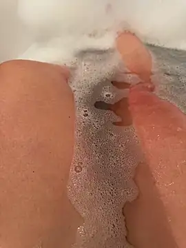 Snapshot of parismira chatting on December 13, 2024, 1:01 pm parismira online show from December 13, 2024, 1:01 pm