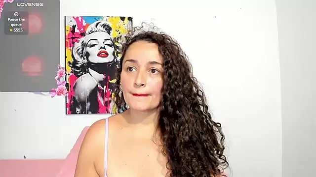  luna  sweet  online show from March 20, 2025, 5:58 pm