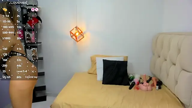 CATIAJONES online show from March 4, 2026, 6:58 pm