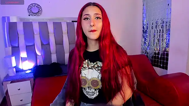 Snapshot of Megan_wolf1_ chatting on December 4, 2024, 4:32 am Megan wolf1 online show from December 4, 2024, 4:32 am