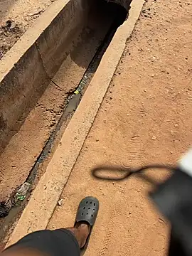 Black-mamba-madingo online show from November 16, 2025, 3:06 pm