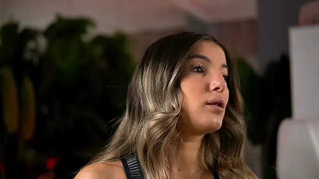 KellyMathews online show from March 19, 2026, 3:10 am