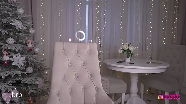 Snapshot of _Moon__Shine_ chatting on December 14, 2025, 4:07 am Moon Shine online show from December 14, 2025, 4:07 am