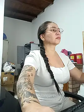 Snapshot of nurse_desi_sexlove chatting on April 27, 2026, 3:37 am nurse desi sexlove online show from April 27, 2026, 3:37 am