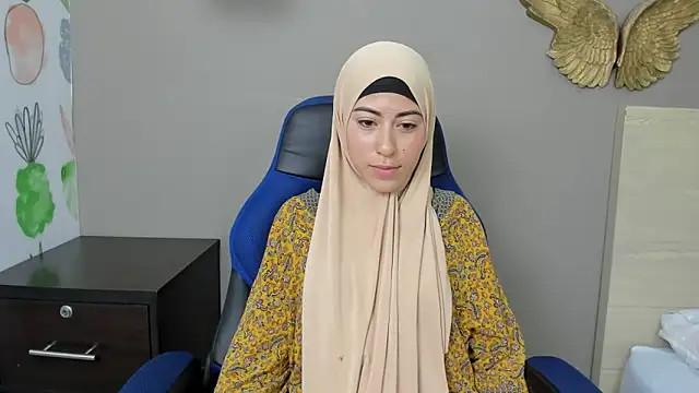 Snapshot of chaymae_nah_ chatting on December 5, 2024, 5:37 am chaymae nah online show from December 5, 2024, 5:37 am