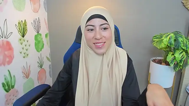 Snapshot of chaymae_nah_ chatting on December 13, 2024, 2:54 am chaymae nah online show from December 13, 2024, 2:54 am