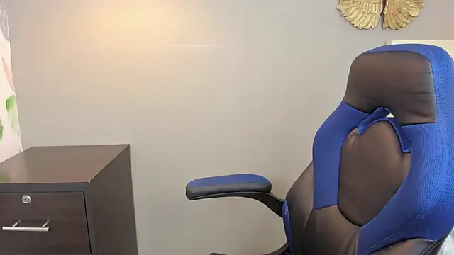 Snapshot of chaymae_nah_ chatting on December 14, 2024, 5:51 am chaymae nah online show from December 14, 2024, 5:51 am