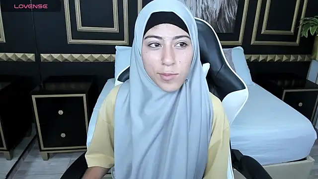 Snapshot of chaymae_nah_ chatting on December 17, 2024, 12:43 pm chaymae nah online show from December 17, 2024, 12:43 pm