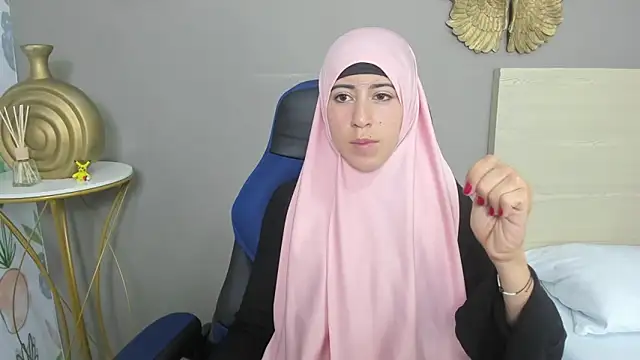 Snapshot of chaymae_nah_ chatting on December 20, 2024, 5:47 am chaymae nah online show from December 20, 2024, 5:47 am