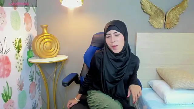 Snapshot of chaymae_nah_ chatting on January 12, 2025, 2:14 am chaymae nah online show from January 12, 2025, 2:14 am