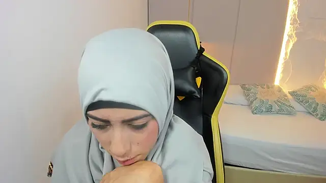 Snapshot of chaymae_nah_ chatting on January 24, 2025, 3:45 pm chaymae nah online show from January 24, 2025, 3:45 pm