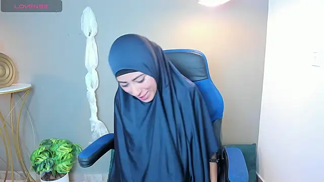 Snapshot of chaymae_nah_ chatting on February 5, 2025, 12:38 pm chaymae nah online show from February 5, 2025, 12:38 pm