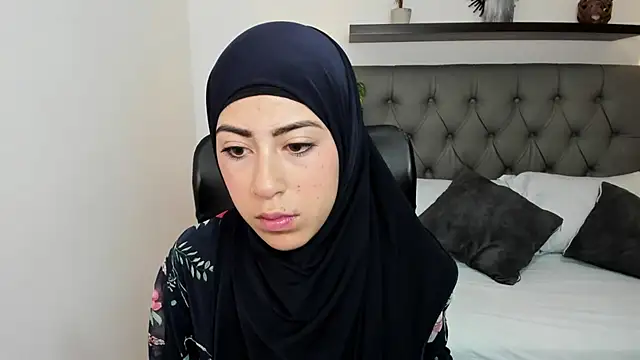 Snapshot of chaymae_nah_ chatting on March 7, 2025, 12:45 pm chaymae nah online show from March 7, 2025, 12:45 pm