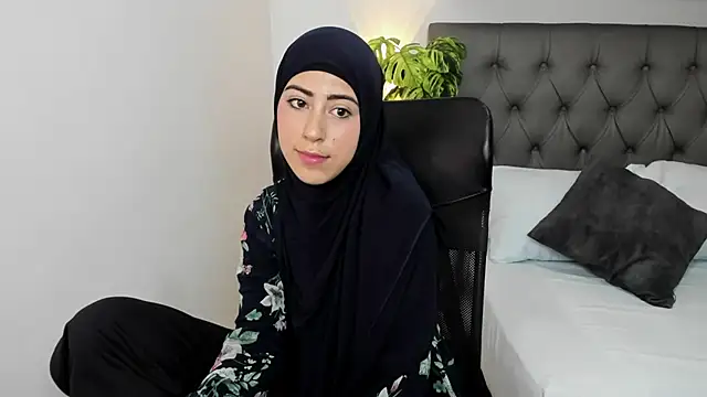 Snapshot of chaymae_nah_ chatting on March 7, 2025, 3:49 pm chaymae nah online show from March 7, 2025, 3:49 pm