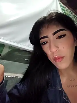 chaymae nah  online show from April 17, 2026, 2:36 am