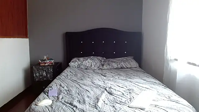 Emilia 1995 online show from September 10, 2025, 3:56 pm