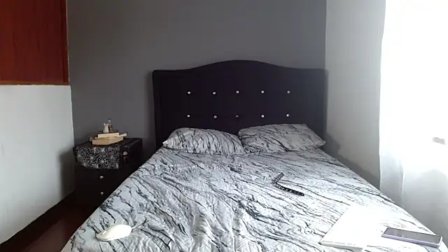 Emilia 1995 online show from September 15, 2025, 2:06 pm