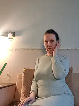 Evelina cute online show from April 4, 2026, 3:53 pm