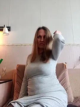 Evelina cute online show from April 12, 2026, 12:21 pm