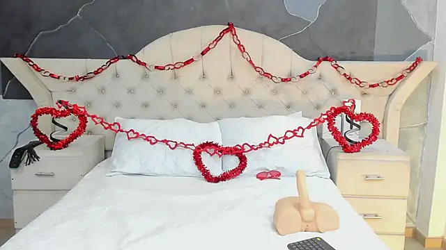 AmberGreyy  online show from February 14, 2025, 3:47 pm