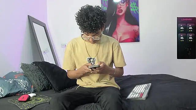 harrytwink18 online show from January 29, 2025, 1:17 pm