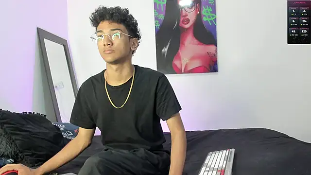 harrytwink18 online show from February 13, 2025, 1:48 pm