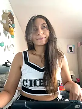 Snapshot of HelennaMoon_ chatting on September 20, 2025, 5:03 pm HelennaMoon online show from September 20, 2025, 5:03 pm