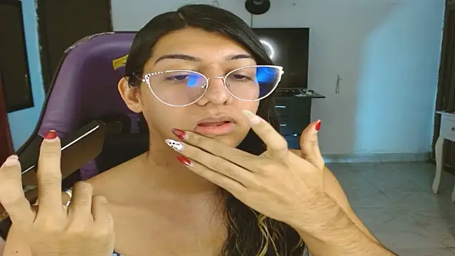 engielphoenis14 online show from January 13, 2026, 12:05 am