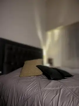 alessandra-a online show from October 1, 2025, 3:45 am