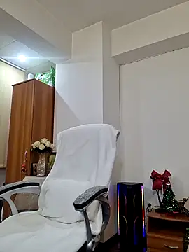 Evadesirex46 online show from December 3, 2024, 6:17 pm