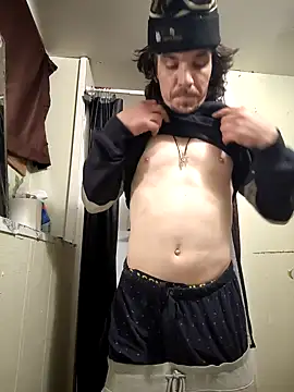 Lilsmokeshow017 online show from November 13, 2025, 6:40 pm