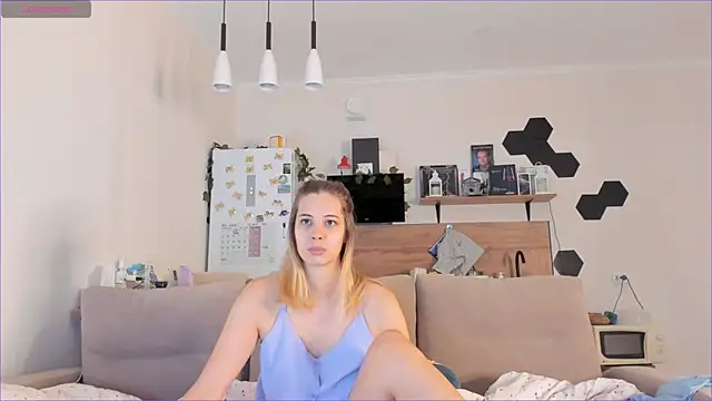 Girl alone home online show from September 8, 2025, 2:16 pm