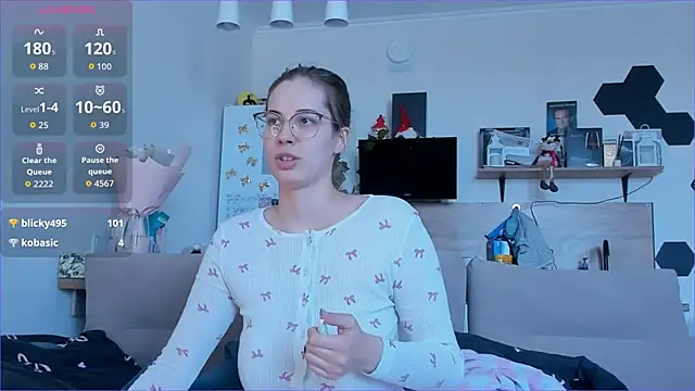 Girl alone home online show from March 27, 2026, 8:26 am