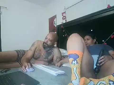 MrAndMrsCrook online show from March 2, 2025, 4:39 am