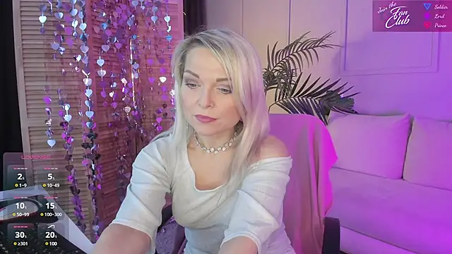 Snapshot of Gloria_Lovely chatting on February 18, 2025, 3:43 pm Gloria Lovely online show from February 18, 2025, 3:43 pm