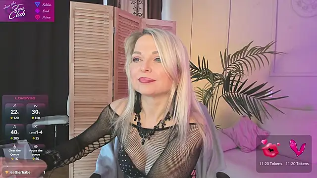 Snapshot of Gloria_Lovely chatting on March 13, 2025, 10:47 am Gloria Lovely online show from March 13, 2025, 10:47 am