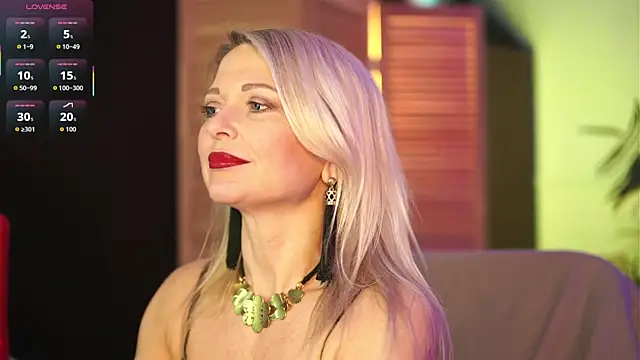 Snapshot of Gloria_Lovely chatting on September 18, 2025, 11:23 am Gloria Lovely online show from September 18, 2025, 11:23 am