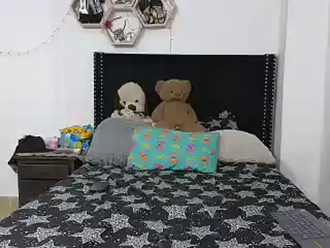 charlotte 077 online show from February 12, 2025, 7:02 am