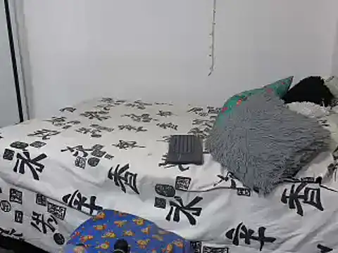 charlotte 077 online show from March 19, 2025, 7:40 am