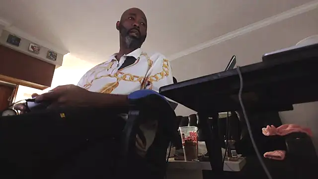 Snapshot of choco-sexo@xh chatting on November 17, 2025, 10:15 pm choco-sexoxh online show from November 17, 2025, 10:15 pm