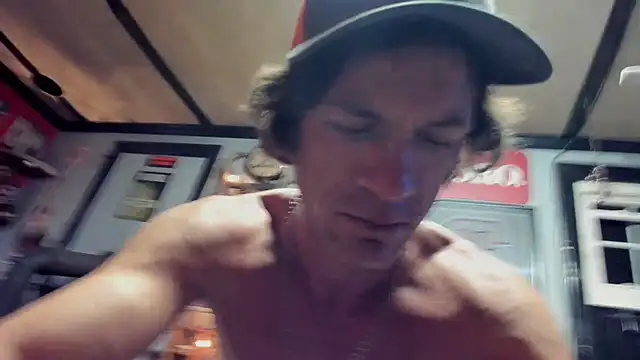 Snapshot of mowingman26 chatting on December 2, 2025, 9:25 am mowingman26 online show from December 2, 2025, 9:25 am