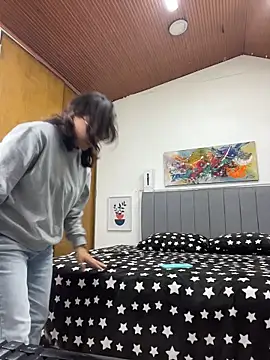 karlamorris  online show from April 7, 2026, 1:11 pm