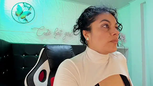 Lust Mom41 online show from December 16, 2024, 10:34 pm