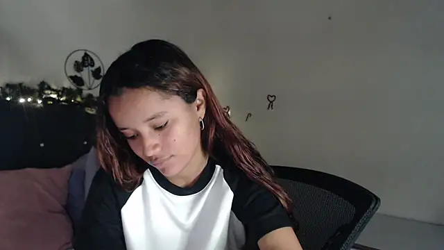 mia sweetdc online show from December 8, 2024, 9:19 pm