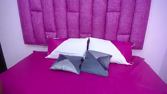 Briannacastello online show from February 19, 2025, 4:44 am